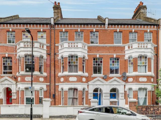 Mazenod Avenue, West Hampstead NW6 2 bed flat to rent £2,349 pcm £542 pw
