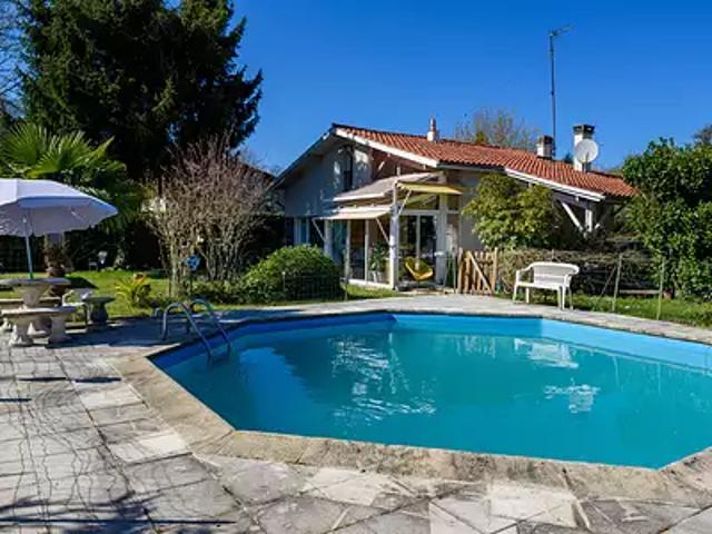 Mazerolles 40090 Achat / Vente maison 7 pièces t7 au dernier étage piscine