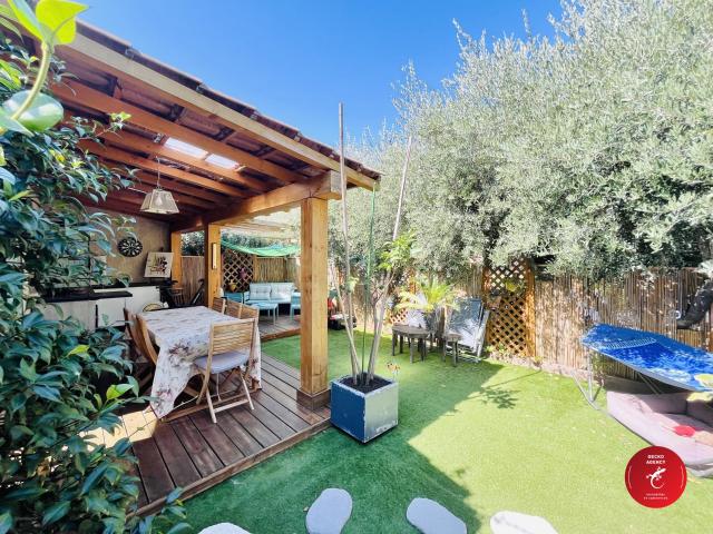Mazet Dans Residence Fermee Avec Piscine 32m² La Motte