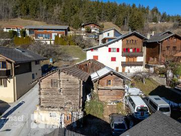 Mazots wird renoviert – Crans Montana Region