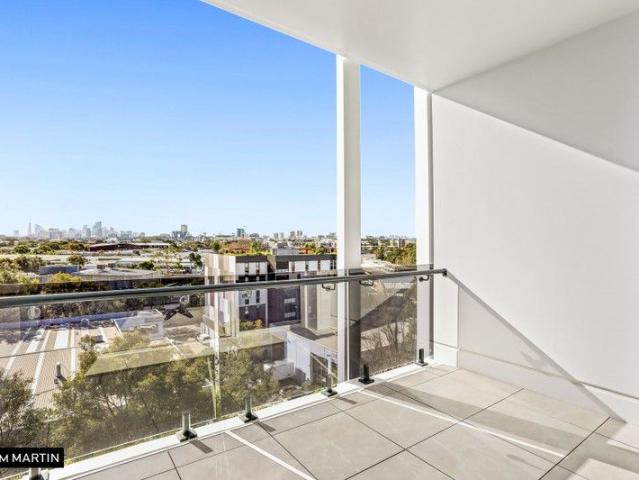 MGM MARTIN NORTH FACING ONE BEDROOM + MULTIPURPOSE ROOM