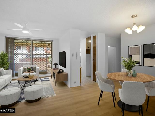 MGM MARTIN – FRESHLY UPDATED TWO BEDROOM APARTMENT