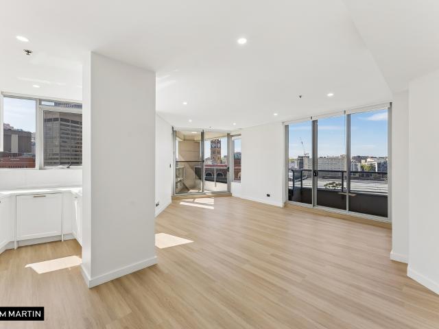 MGM MARTIN RENOVATED THREE BEDROOM APARTMENT