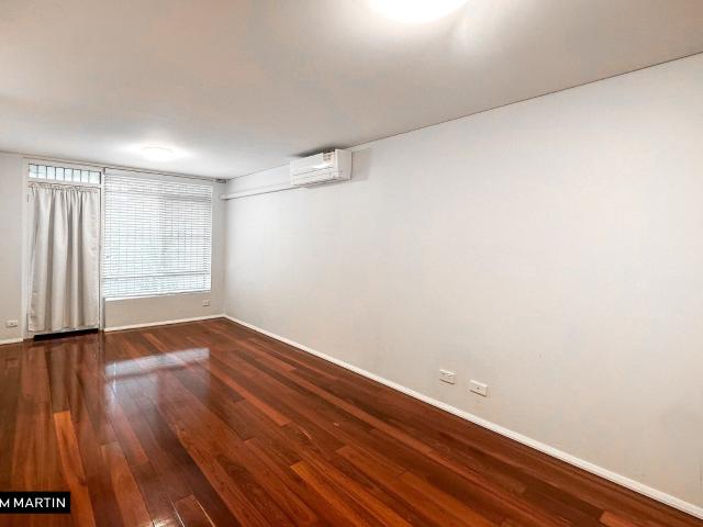 MGM MARTIN RENOVATED GROUND FLOOR APARTMENT