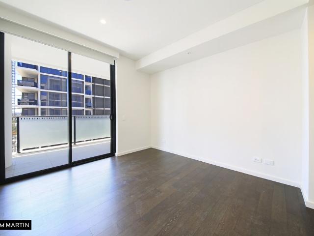 MGM MARTIN SPACIOUS 3 BEDROOM APARTMENT WITH STUNNING PANORAMIC VIEWS