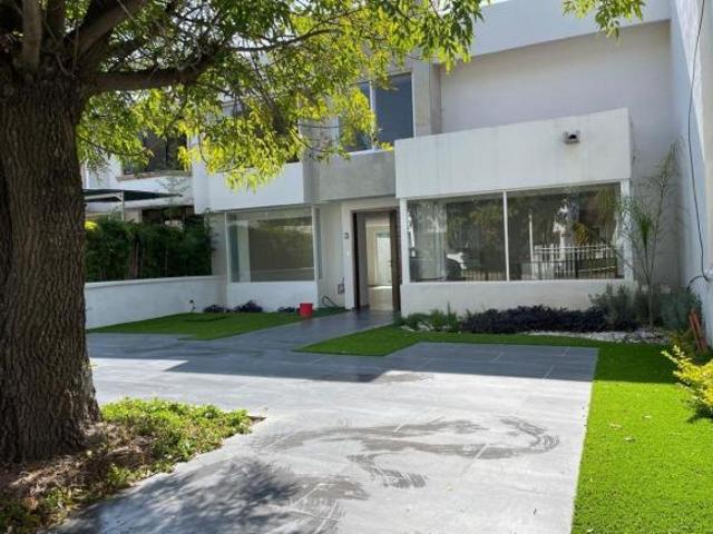 MD Casa Recién remodelada, en Condominio Exclusivo en Ags. Sobre el 2do anillo Nte