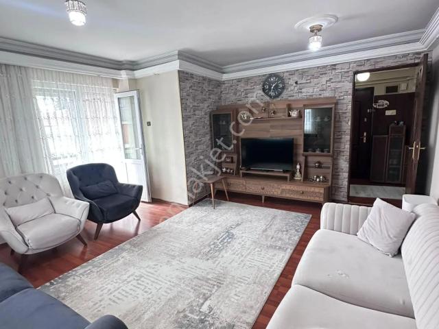 Meşkure Şamlı Yanı Süper Lokasyonda Bakımlı Ferah 3+1