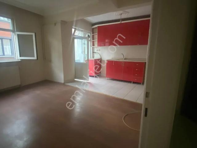 Memura Gaziosmanpaşa Ordu Caddesinde Nakkaş Sokakata 2+1/70m2/2. Kat Kiralık Daire