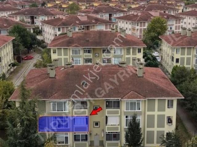 Memursen'de İçi Yenilenmiş 3+1 130 M2 Satılık Ara Kat Daire