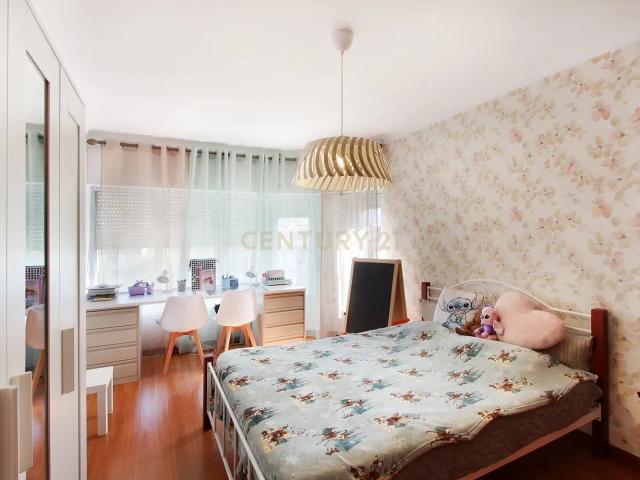 R E S E R V A D O Apartamento T1 transformado em T2 em zona tranquila