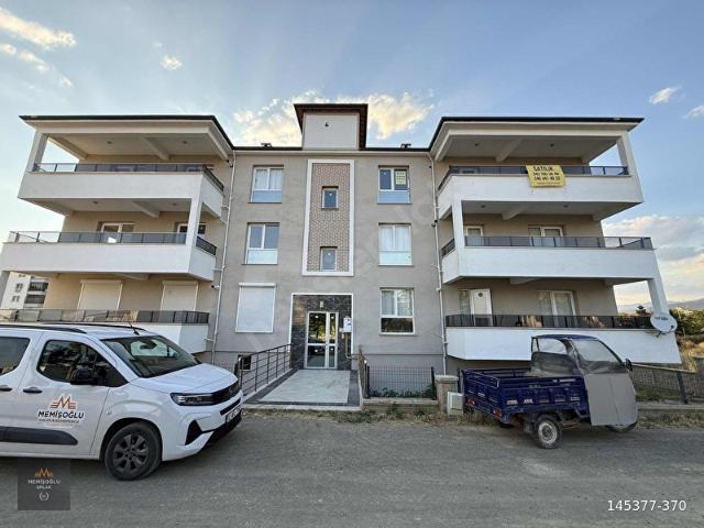 MEMİŞOĞLU EMLAK'TAN SATILIK 3.KAT 3+1 140 m2 SIFIR DAİRE