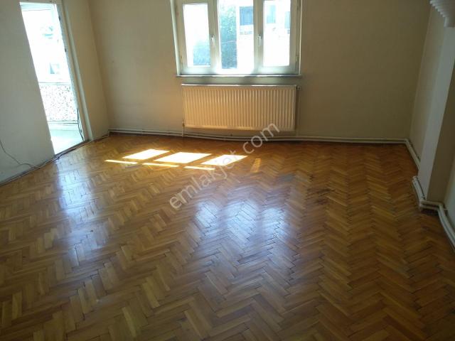 Memiş Emlaktan Eyüpsultan Akşemettin Mahhallesinde 2+1 95m2 Kiralık Daire