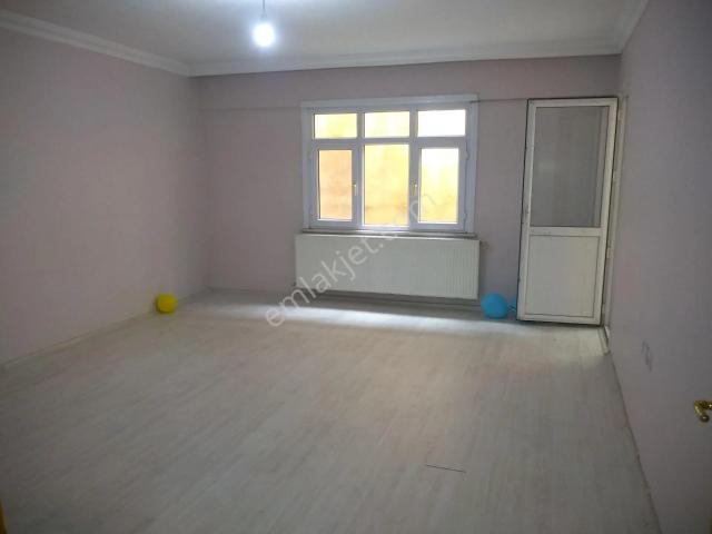 Memiş Emlaktan Eyüpsultan Akşemsettin Mah 3+1 Kiralık Kombili Daire