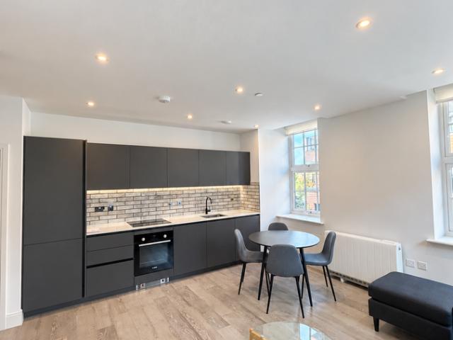 Memorial Avenue, Slough SL1, 2 bed flat to rent, £1,647 pcm | PrimeLocation