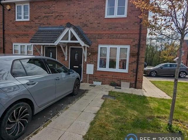 Memorial Close, Solihull, B90 2 bed end of terrace house to rent £1,400 pcm £323 pw