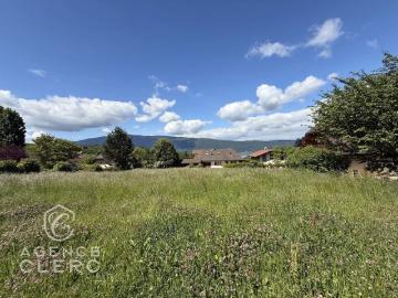 Menthon St Bernard, beau terrain constructible