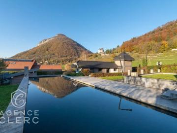 Menthon St Bernard, superbe propriété à 2 pas du village