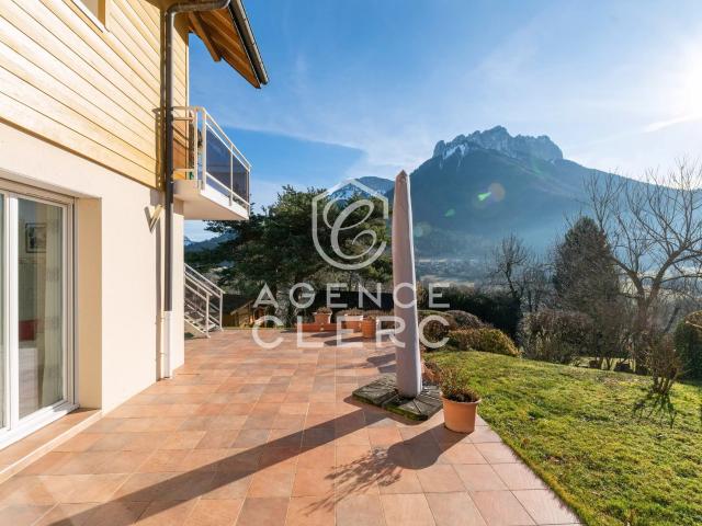 Menthon Saint Bernard, maison contemporaine vue montagnes 156m² Menthon Saint Bernard
