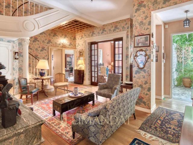 Menton joyaux de l'histoire, villa belle époque 460 m2 475m² Menton