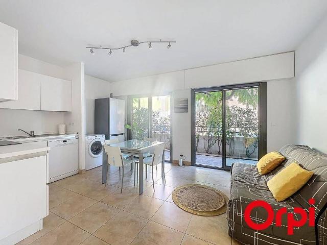 MENTON, QUARTIER GARAVAN: 2 PIÈCES VUE MER DE 37 M2 AVEC TERRASS