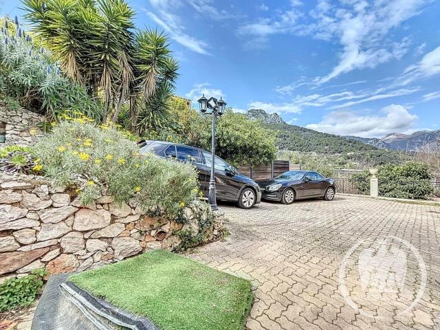 Menton: Villa Élégante et Spacieuse, Vue Imprenable 300m² Menton