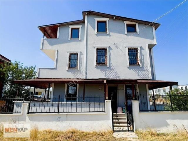 Menyap'tan Cadde Cepheli 4+1 Bahçeli Müstakil Villa
