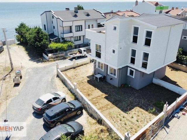 Menyap'tan Lebi Derya Deniz Manzaralı Geniş Bahçeli 3+1 Villa