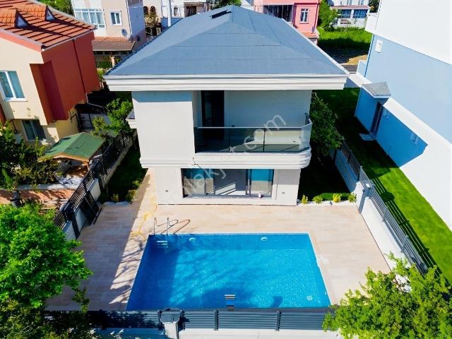 ꧁menyap꧂yeniçiftlik Merkezde Havuzlu Müstakil 4+1 Yazlık Villa