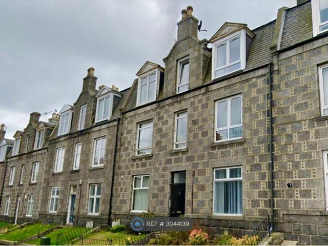 Menzies Road, Aberdeen AB11, 2 bed flat to rent, £700 pcm | PrimeLocation