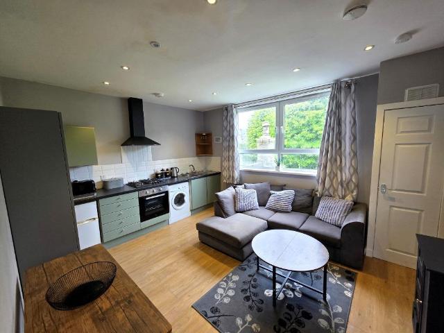 Menzies Road, Torry, Aberdeen, AB11 2 bed flat to rent £625 pcm £144 pw