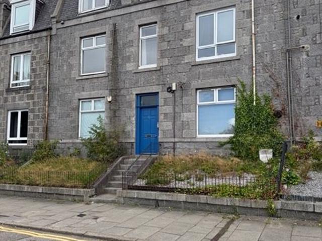 Menzies Road, Torry, Aberdeen AB11, 2 bed flat to rent, £700 pcm | PrimeLocation