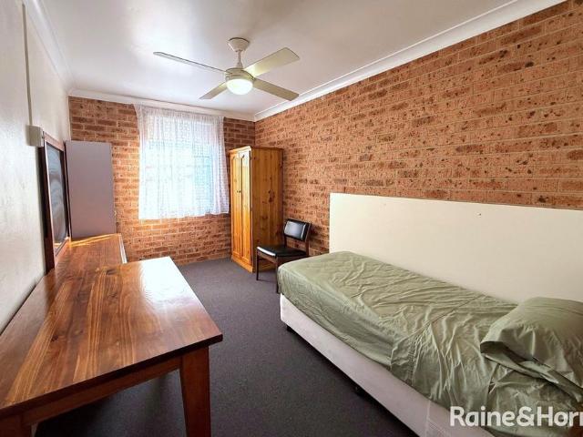 Men Only Boarding House Accommodation Furnished Single Room