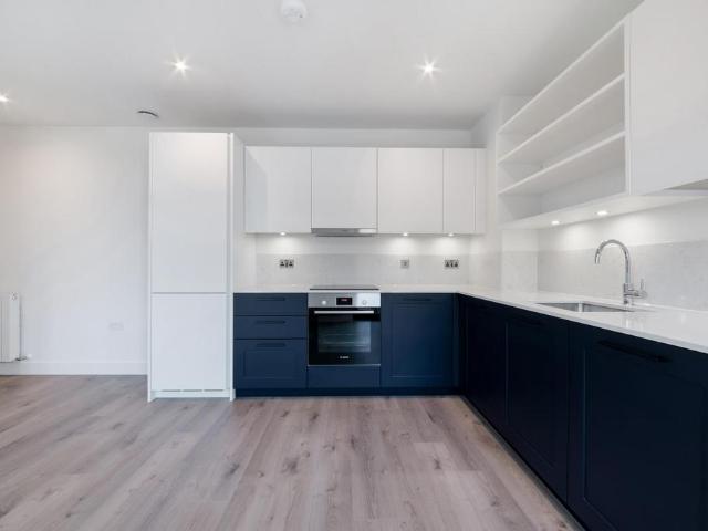 Menara Point, Twelve Trees Park, E16 1 bed apartment to rent £2,100 pcm £485 pw