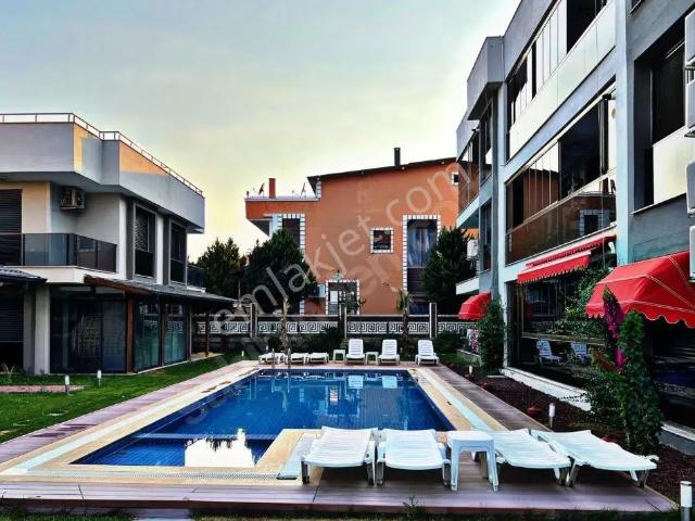 Menderes Turyap'tan Barbaros Mh. Havuzlu Siteiçi 2+1 Satılık