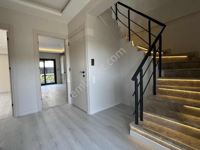 Menderes Villaları'nda Site İçi Kiralık 3+1 Sıfır Villa