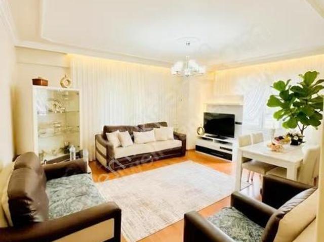 Menderes Ana Caddede Geniş Ve Aydınlık 2+1 Satılık Daire