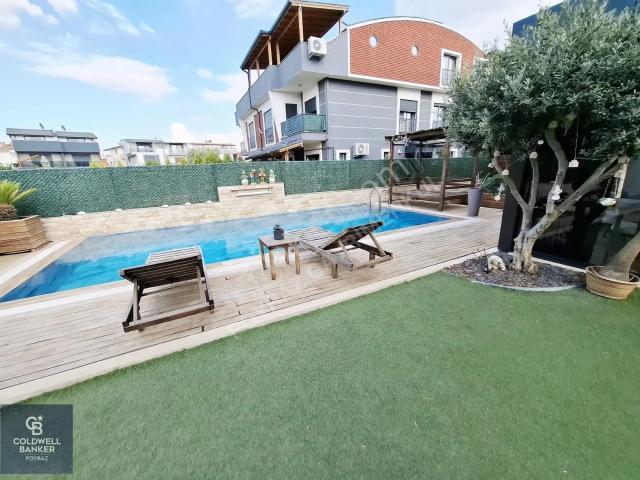 Menderes Coldwell Banker'dan Özel Havuzlu Geniş Bahçe 4+1 Villa