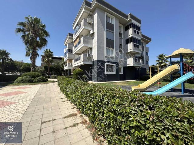 Menderes Coldwell Banker'dan Merkezi Konum Site İçi 2+1