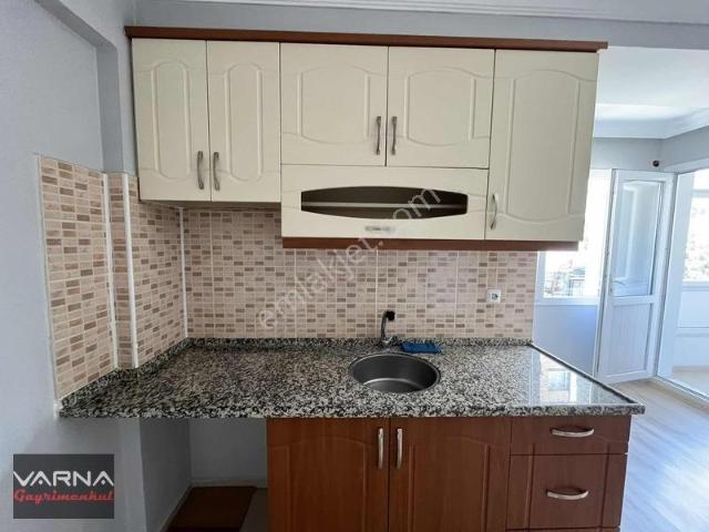 Menderes Cüneytbey Mahallesi Kiralık 1+1 Daire