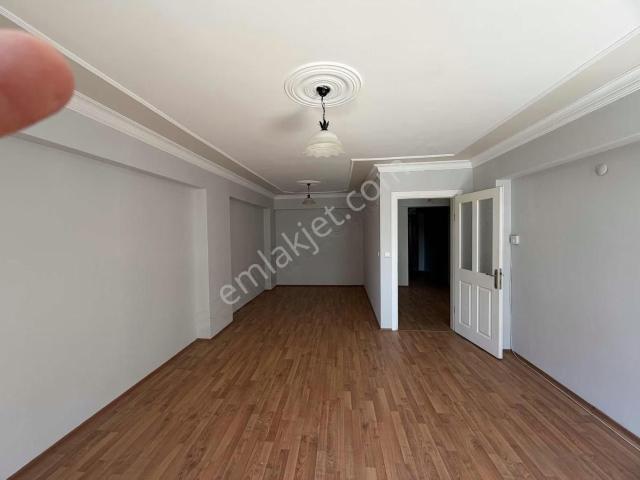 Menderes Kasımpaşa Mahallesinde Kiralık 3+1