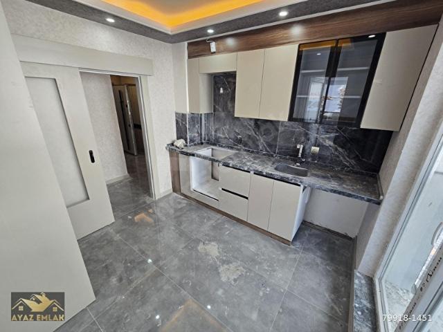 Menderes Mah. 3+1 Daire 130m2 Ebeveyn Banyolu, Giyinme Odalı