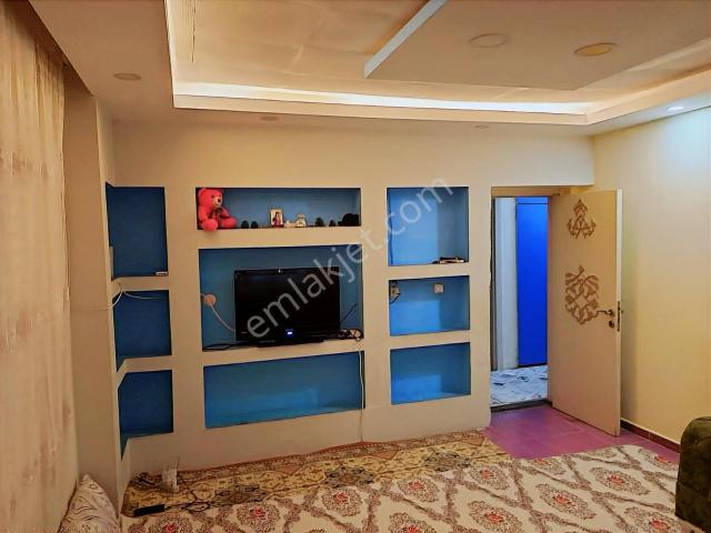 Menderes Mah.500.m2 Tek Tapu İçinde 4.ad Daire