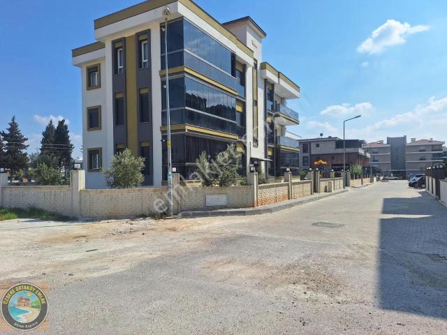 Menderes Merkezde Satılık 3+1 Daire