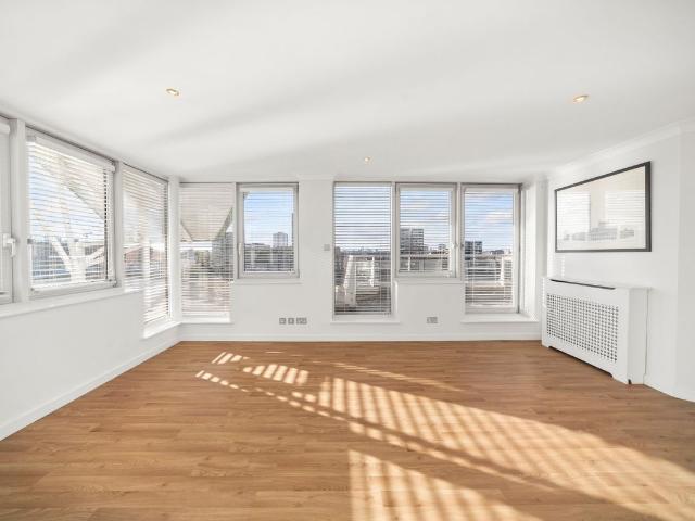 Mendip Court, Chatfield Road SW11, 2 bed property to rent, £3,300 pcm | PrimeLocation