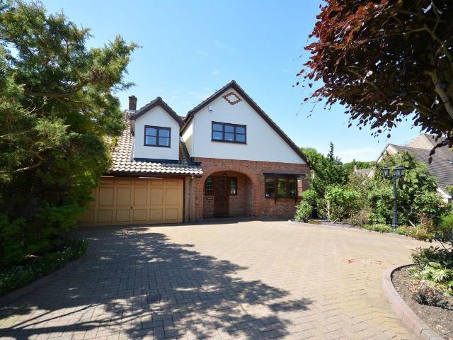 Mendoza Close, Emerson Park, Hornchurch RM11, 4 bed detached house to rent, £3,500 pcm | PrimeLocation