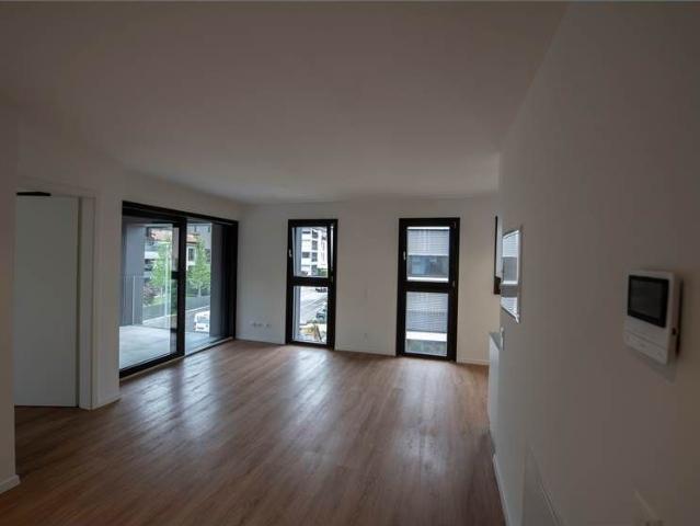 Mendrisio, affitto appartamento 4.5 loc. con giardino