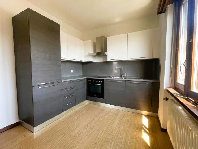 MENDRISIO – ATTICO CON VISTA IN CENTRO