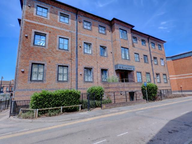 Mendy Street, Buckinghamshire HP11 1 bed apartment to rent £1,095 pcm £253 pw