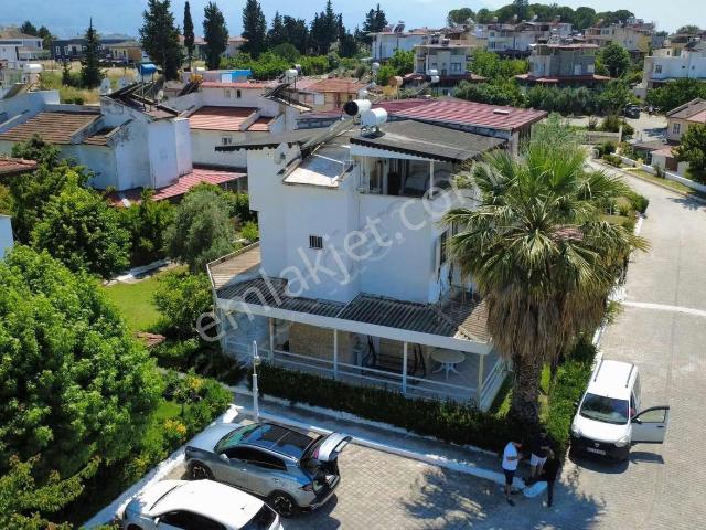 Menekşe Sit. 5+1 Triplex Villa, Deniz Ve Havuz Manzaralı, Geniş