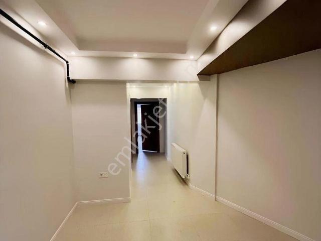Menemen Merkezde Kiralık 3+1 Full Tadilatlı